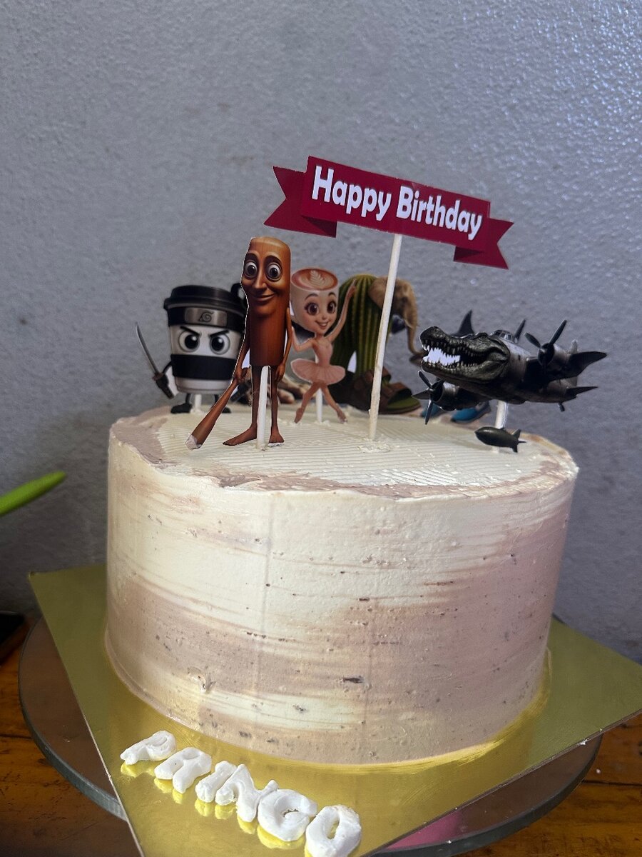 Gâteau d'anniversaire décoratif