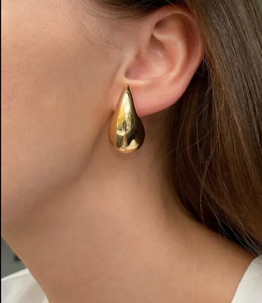 Gold Earings.