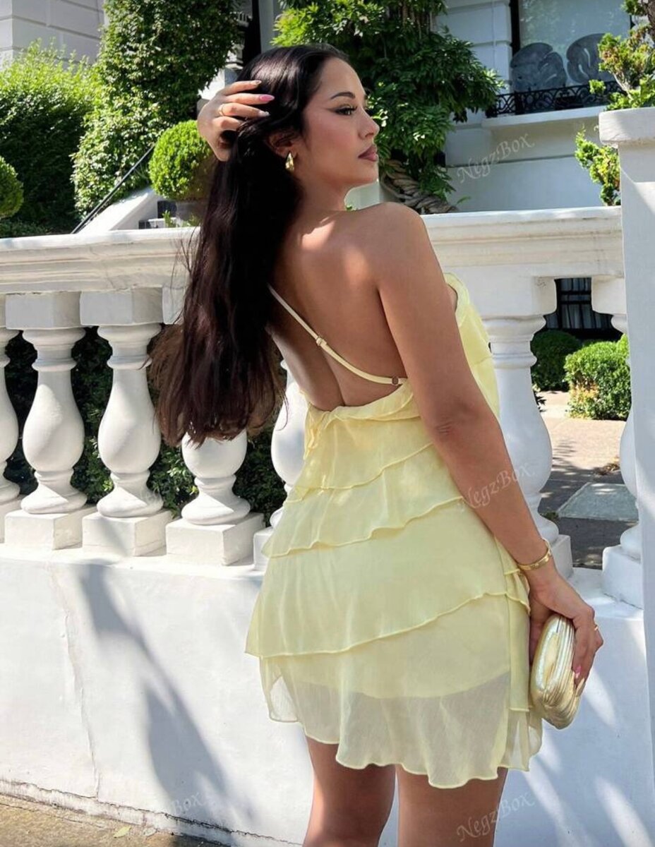 Robe d'été jaune à volants