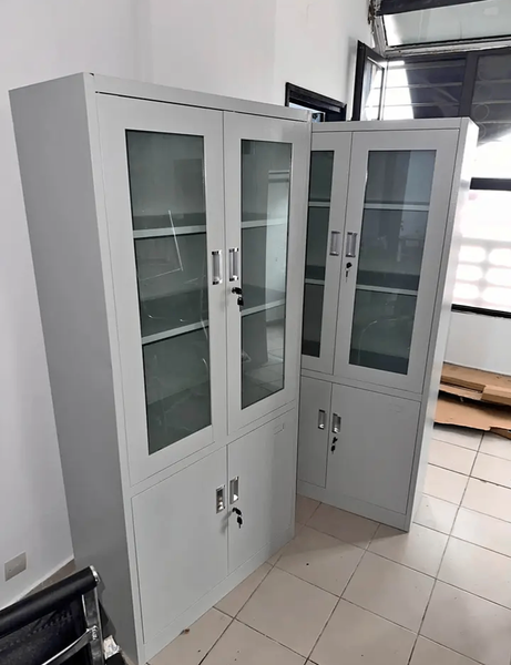 Armoire de rangement en métal