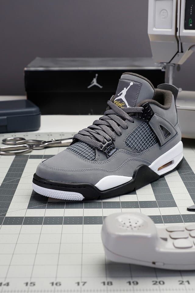 Air Jordan 4
