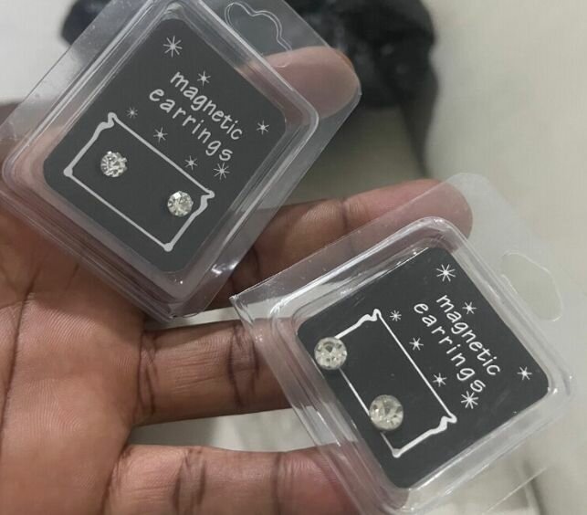 Boucles d'oreilles magnétiques élégantes