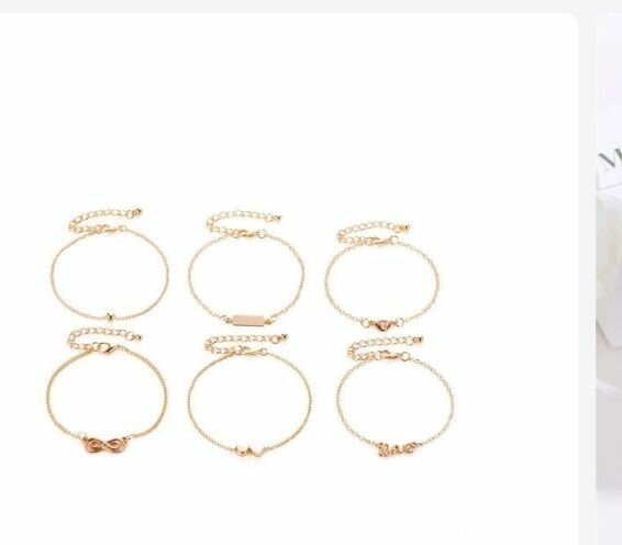 Ensemble de bracelets dorés