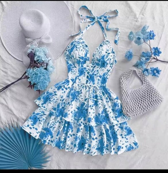 Robe d'été à fleurs bleues