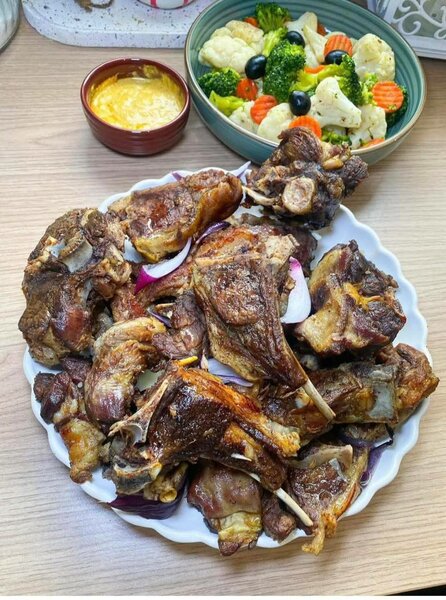 Plat de viande grillée