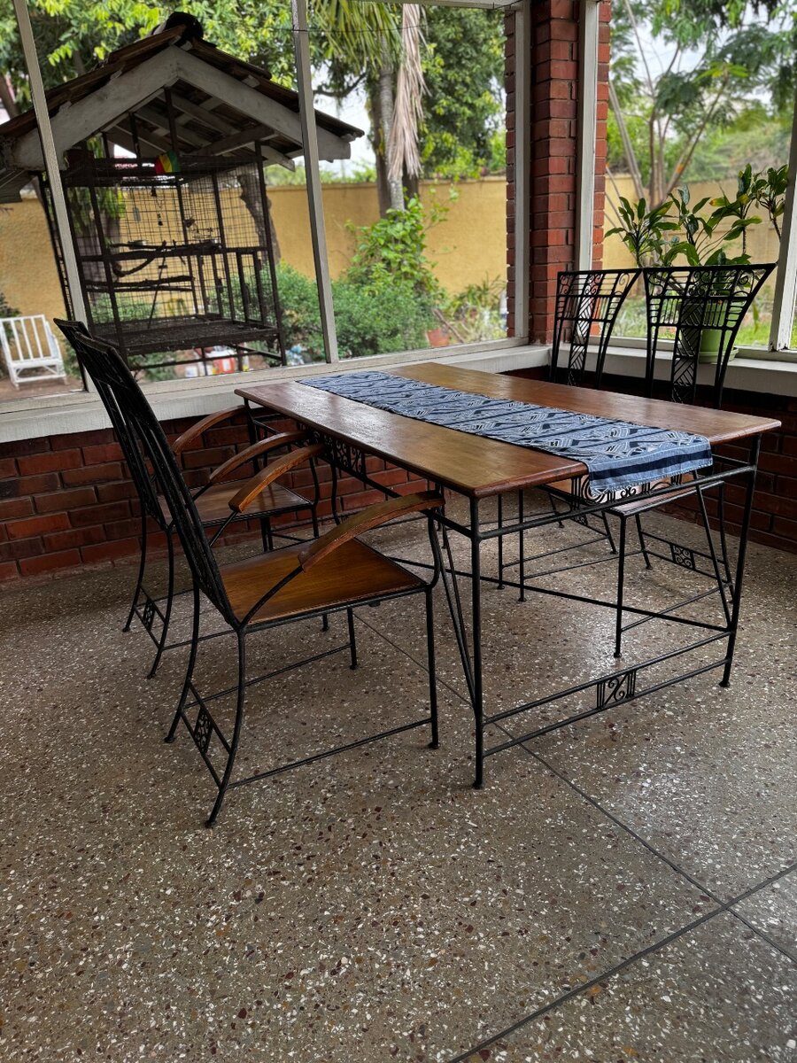 4 seater dining table