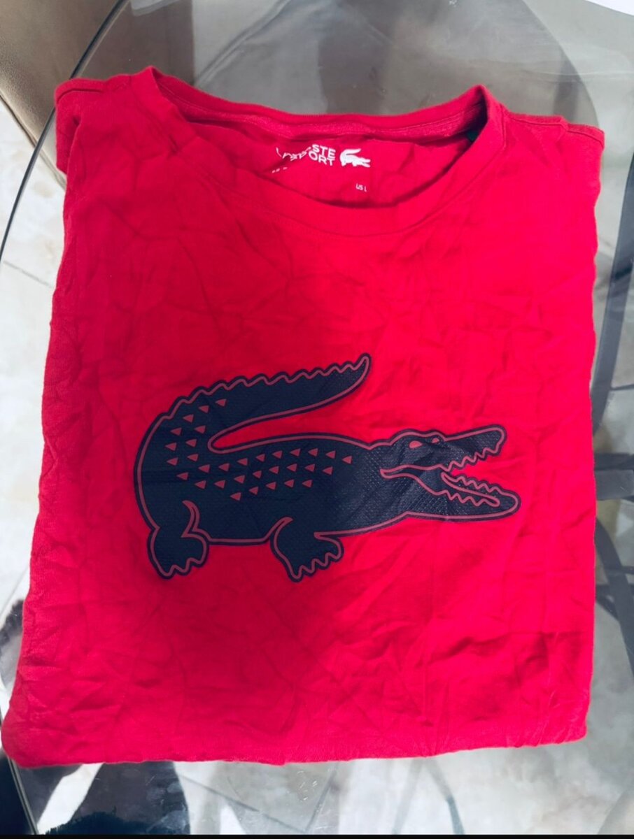 T-shirt rouge à logo crocodile