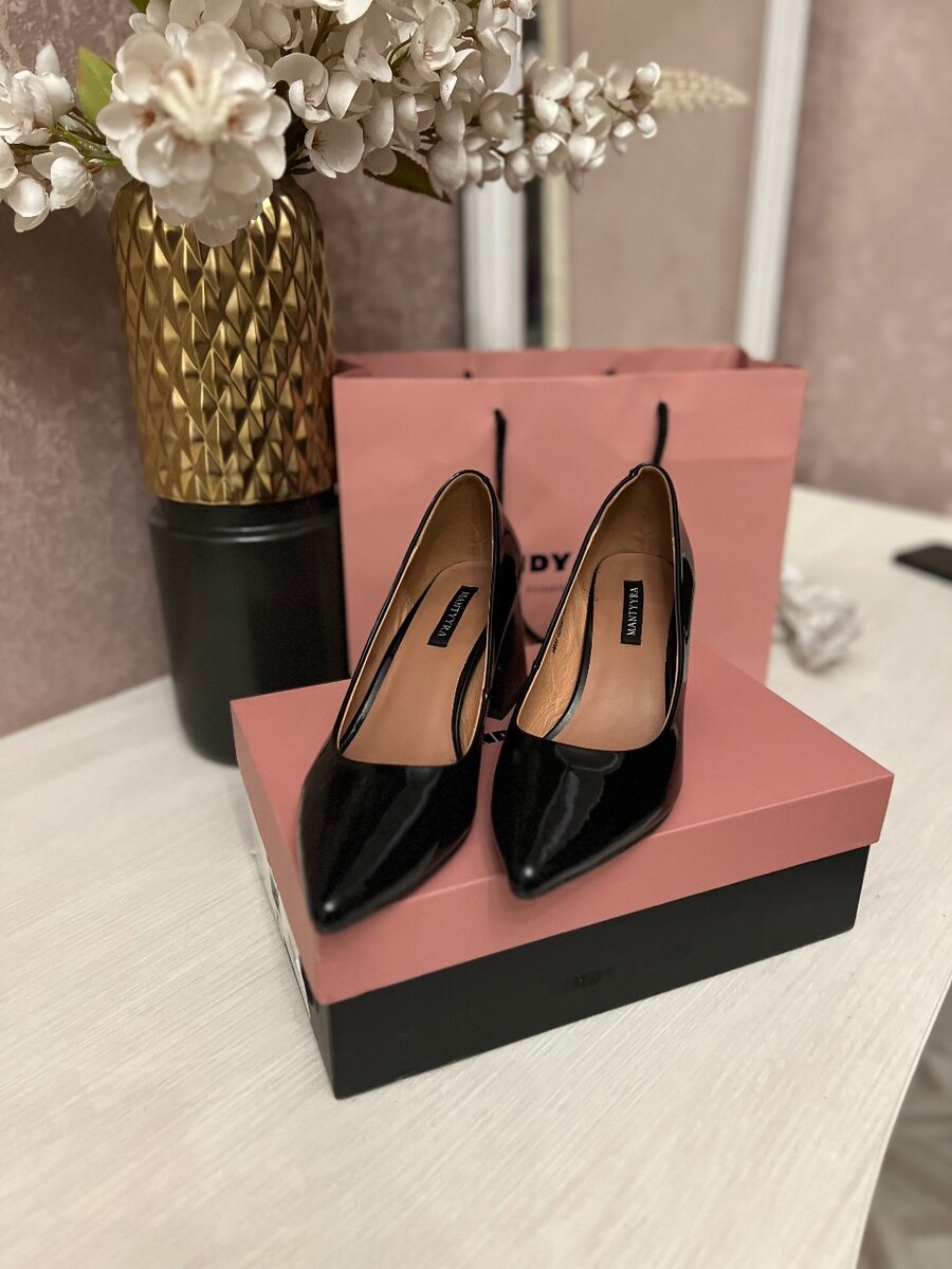 ПРОДАЮ ШИКАРНЫЕ ЛАКОВЫЕ ТУФЛИ ЧЕРНОГО ЦВЕТА 37 р