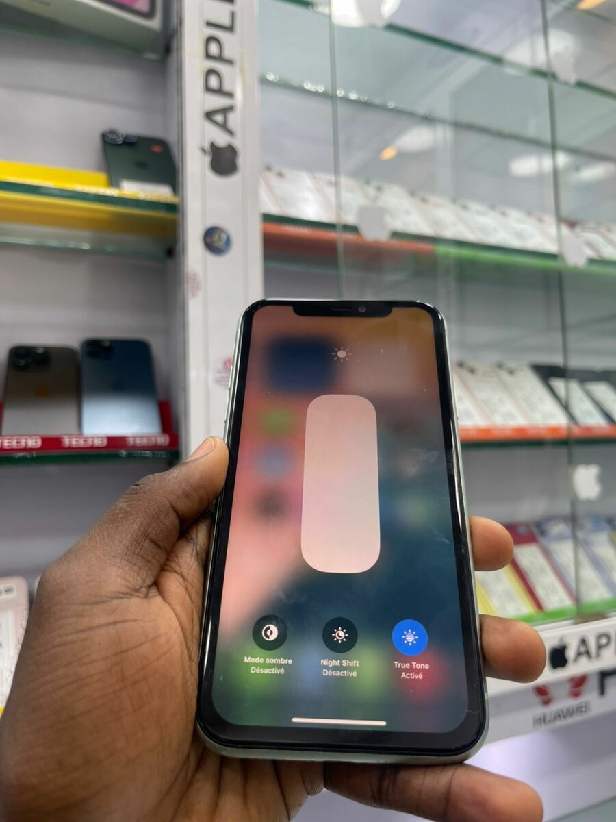 iPhone 11 64giga sans face ID