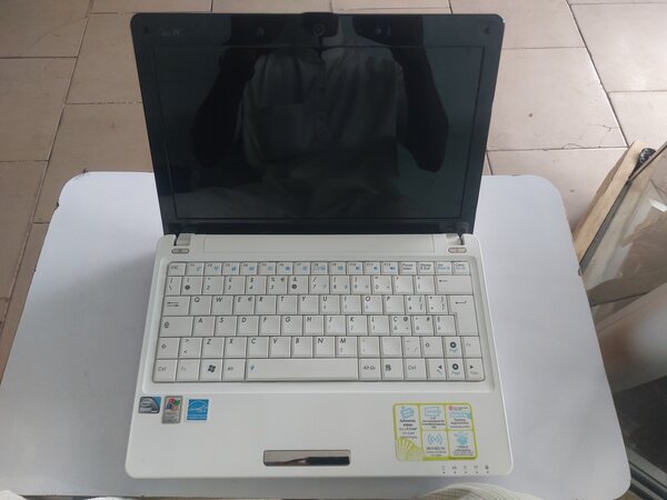 Ordinateur portable ASUS blanc