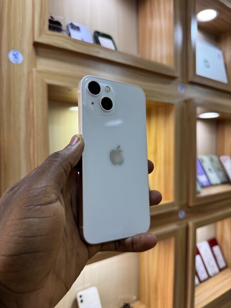 iPhone 13 Quasi neuf