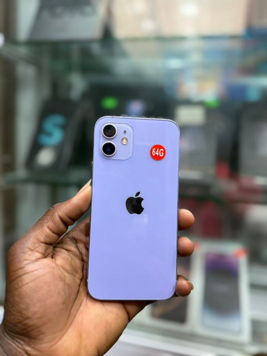 iPhone 12 simple 64 giga tout