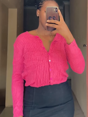  Short knitted Sweater  with buttons in pink  size: M/S