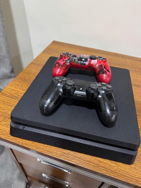 Sony PlayStation 4 Slim Console