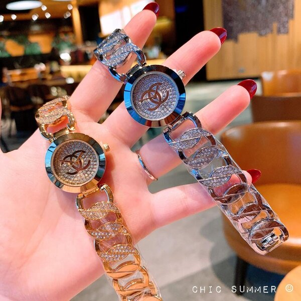 Montre Femme Élégante