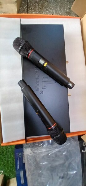 JBL WIRELESS MICROPHONE