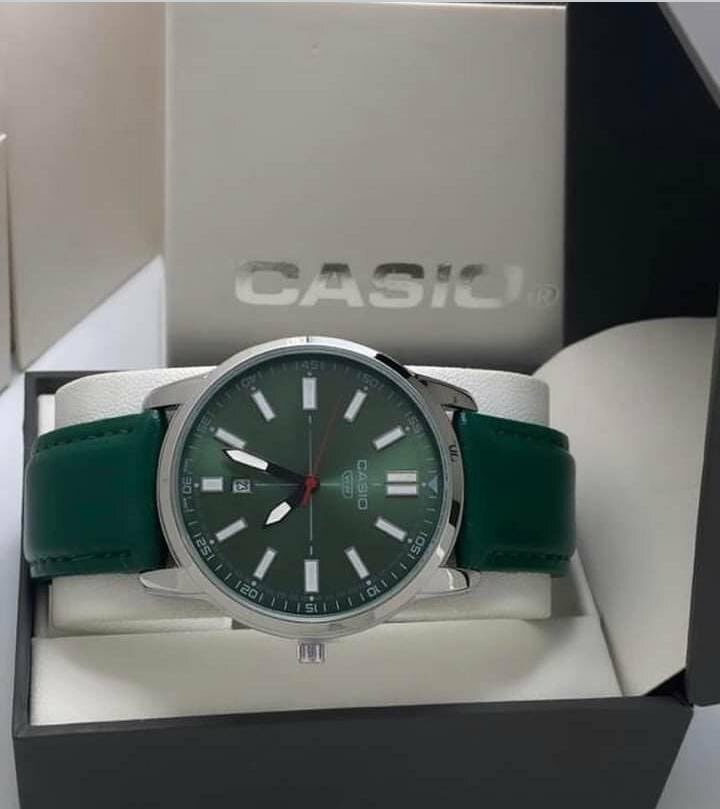 Montre Casio Verte Élégante