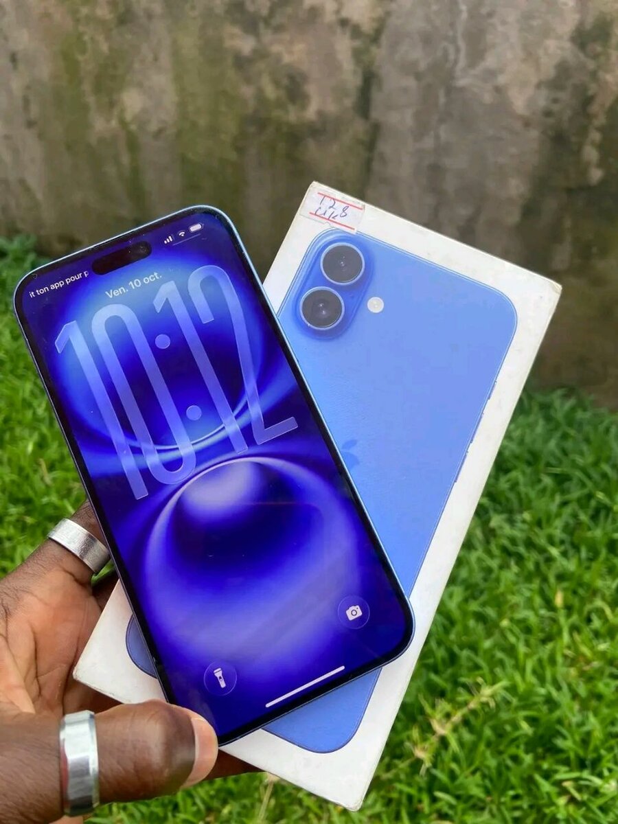 iPhone 14 bleu