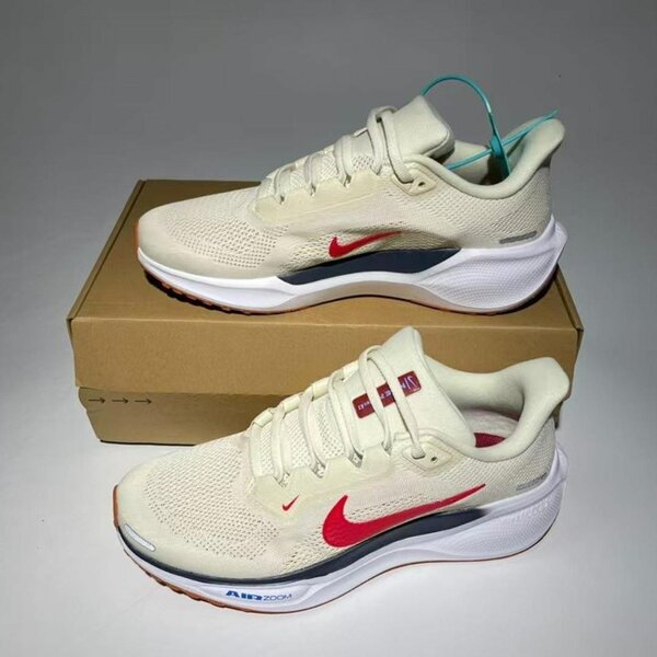 NIKE CLASSIC SNEAKER