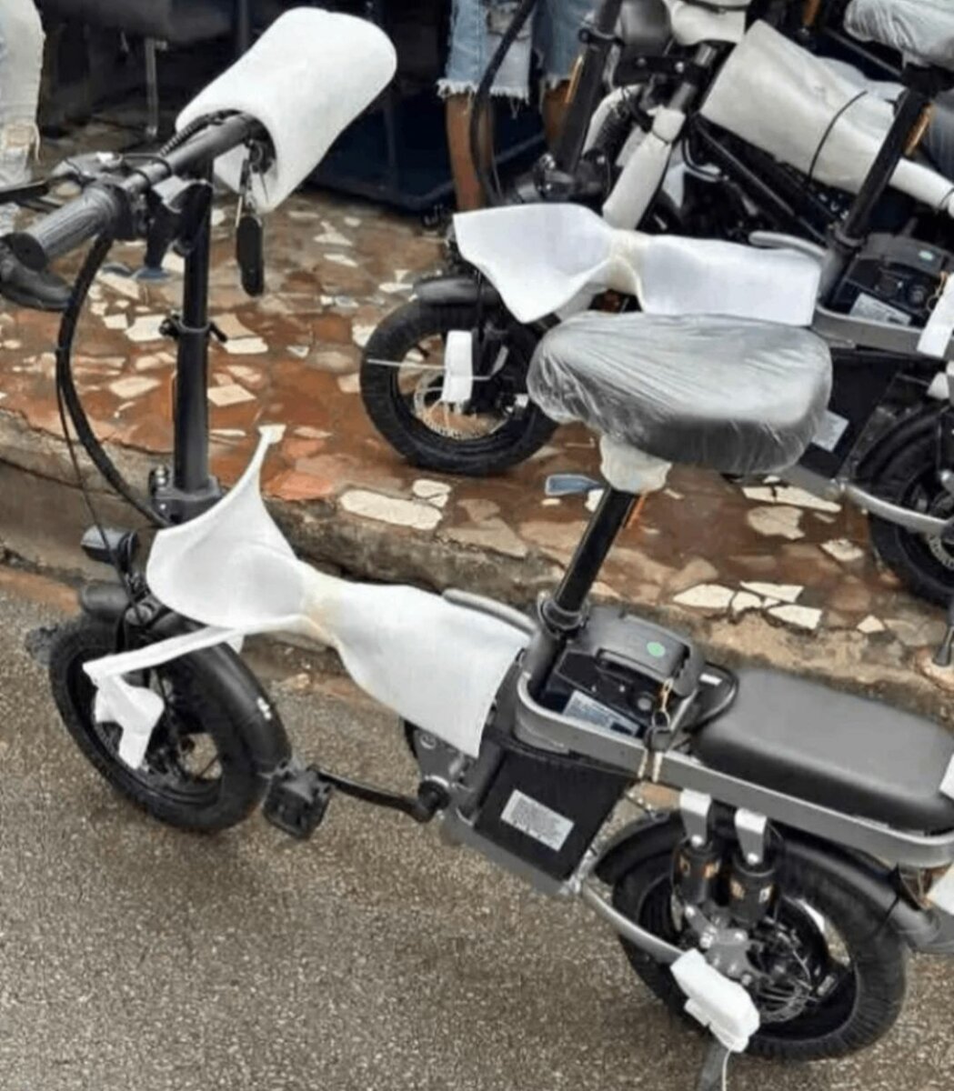 Vélo électrique pliable compact