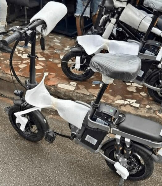 Vélo électrique pliable compact
