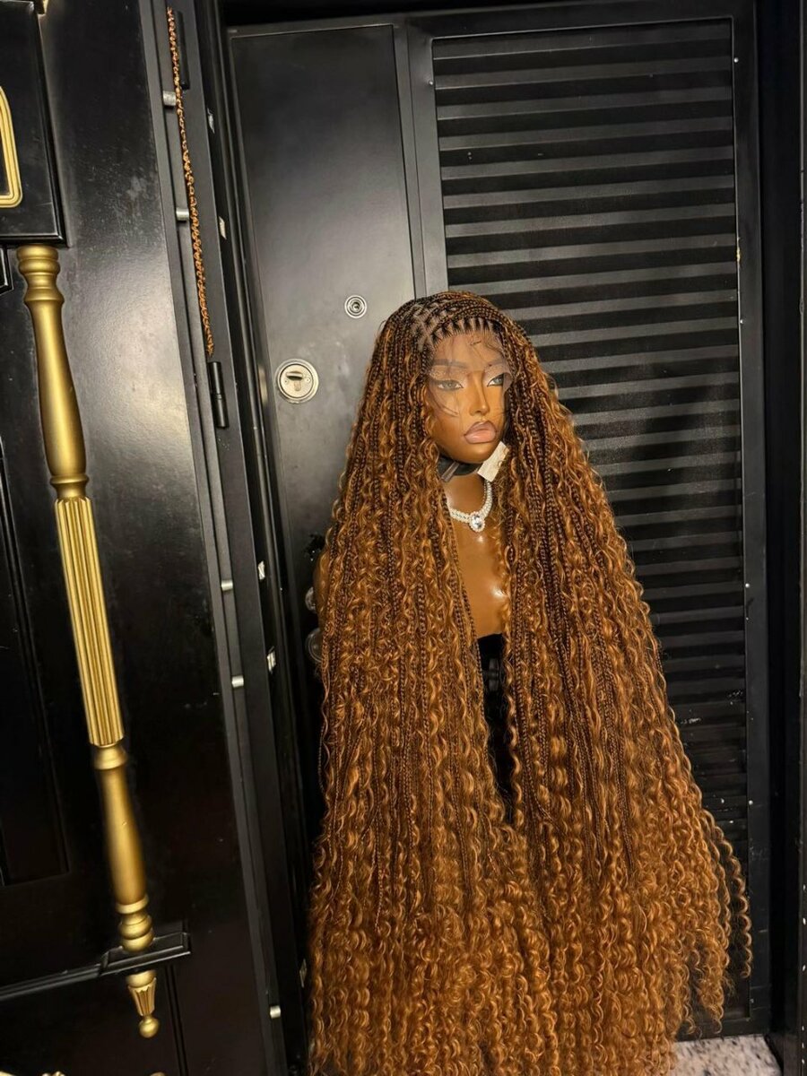 Perruque longue bouclée