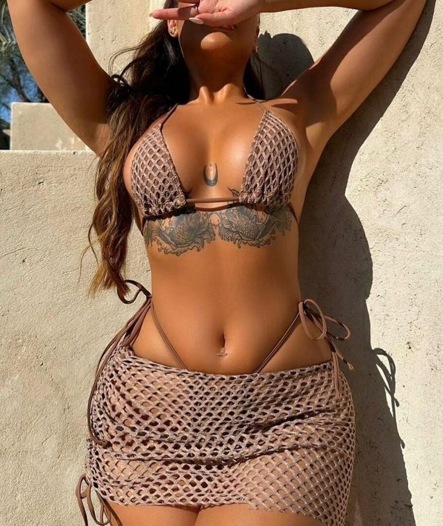 4piece as seen in sizes. Contact me if I got any one you lik