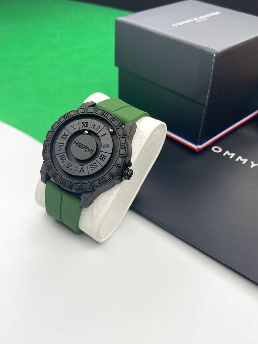 Montres élégantes en cuir et silicone