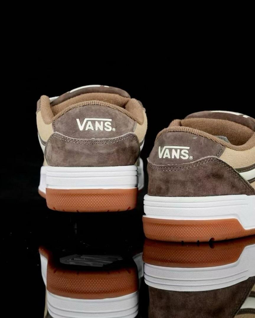 VANS HILANE 2025