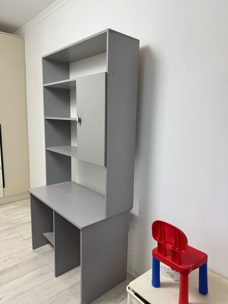 Детский рабочий стул