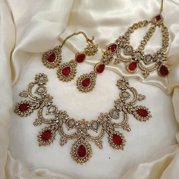 Ladies wedding set Necklace and earrings