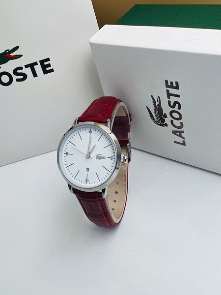 Montre élégante en cuir