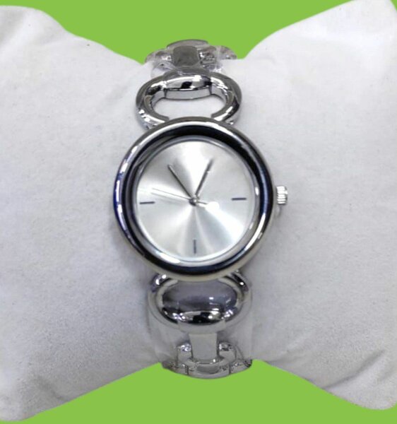 Montre Femme Élégante Argent