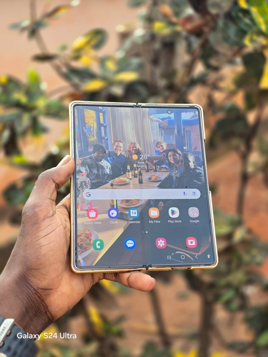 Samsung Fold 2 512GB + 12G RAM very neat and original screen