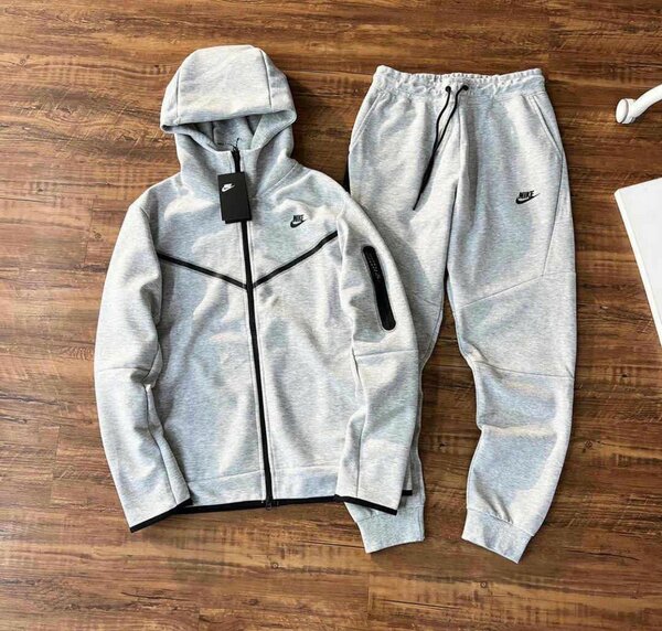 Timberland boots, Nike tech, Samba OGs