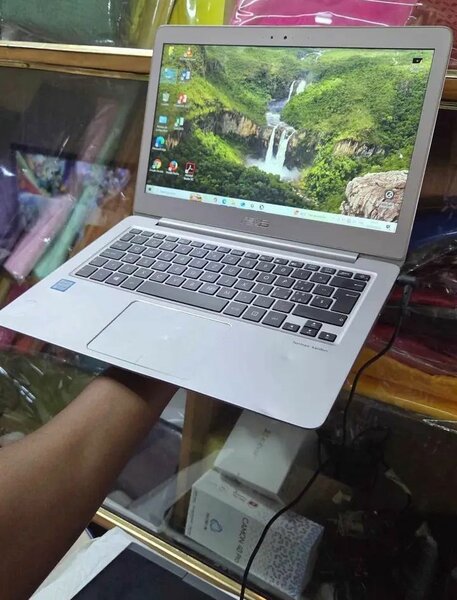Ordinateur Portable ASUS Élégant