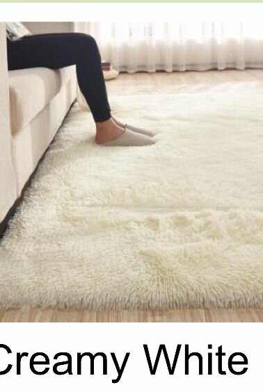 Fluffy carpet available ( 200 cm by 250 cm)
