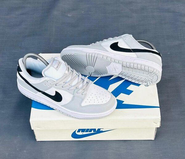Nike dunk gris blanc