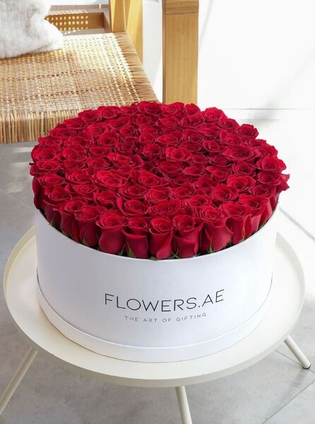 Luxurious roses hamper
