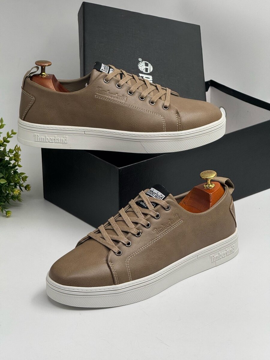 TIMBERLAND BEIGE AND WHITE