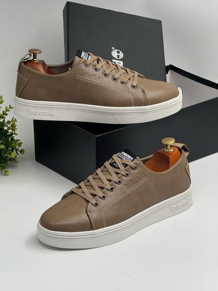 TIMBERLAND BEIGE AND WHITE