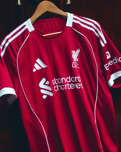 Maillot de football rouge LFC