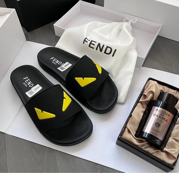 Sandales Fendi Noires Unisexes