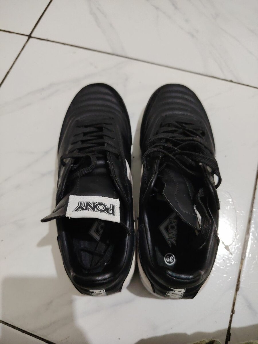 Chaussures de sport en cuir noir