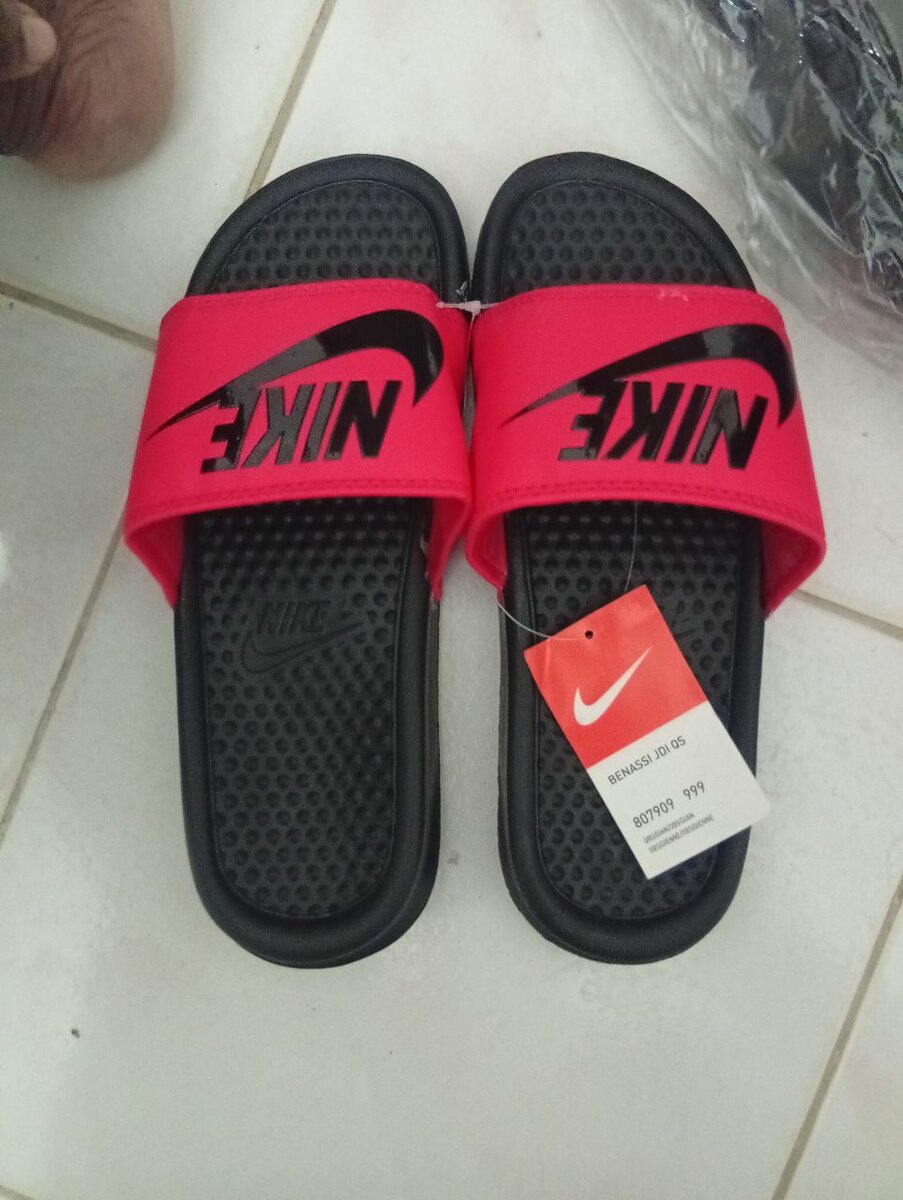 Claquette nike
