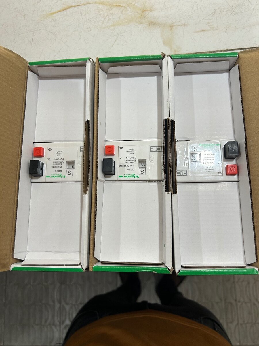 Dijoncteur 10/30A & 5/15A