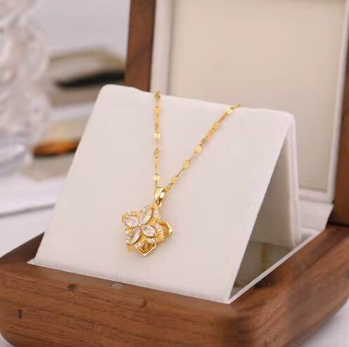 Collier Pendentif Orchidée Doré