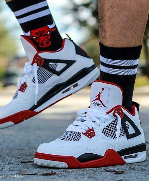 JORDAN RÉTRO 4