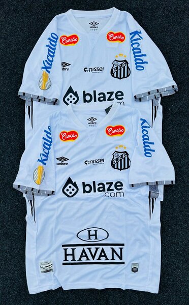 Maillots de football design moderne