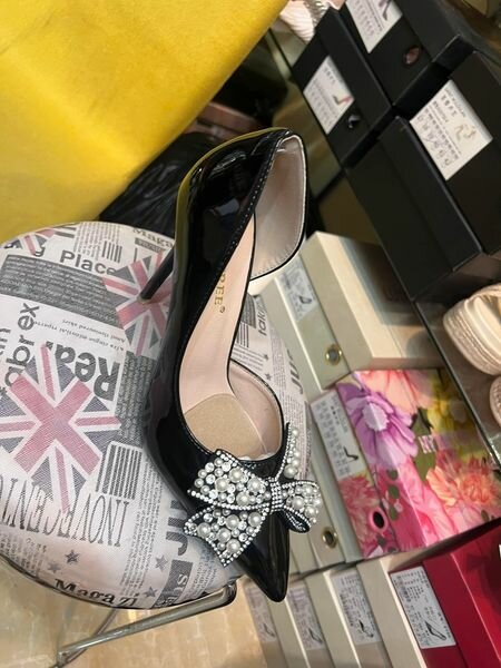 Women's stiletto heeled shoes,color black,bow,size 40